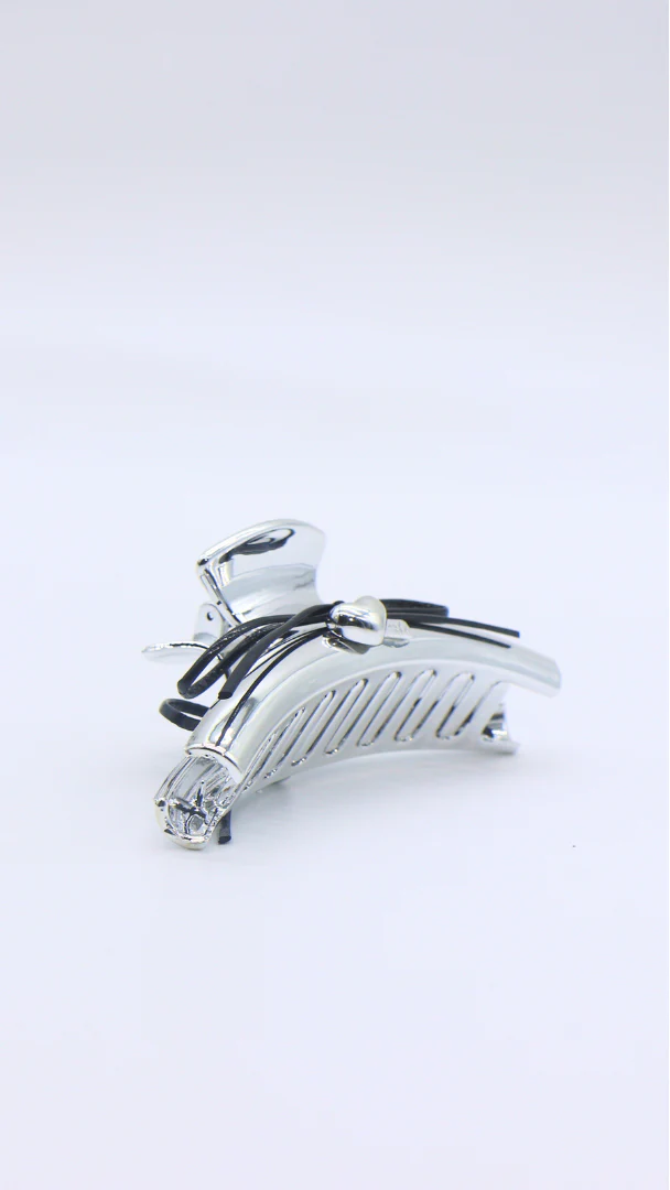 H ART Bow Heart Hair Claw Black - Image 2