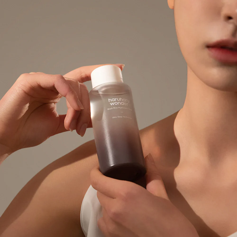 HARUHARU WONDER Wonder Black Rice Hyaluronic Toner 300mL - Image 4