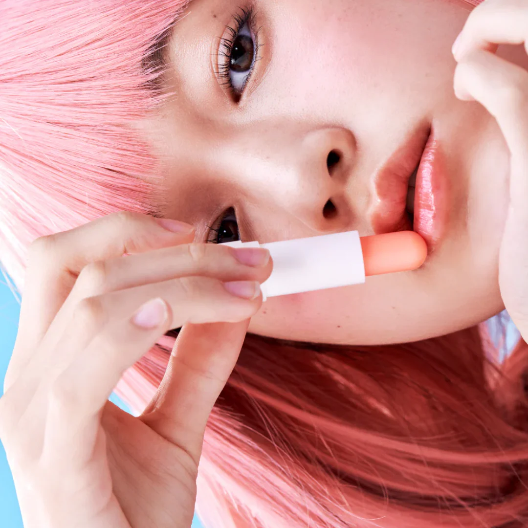 TOCOBO Glow Ritual Lip Balm 001 Coral Water - Image 5